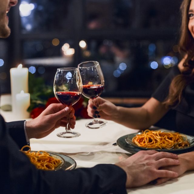 Dia dos Namorados: as melhores dicas para preparar um jantar romântico