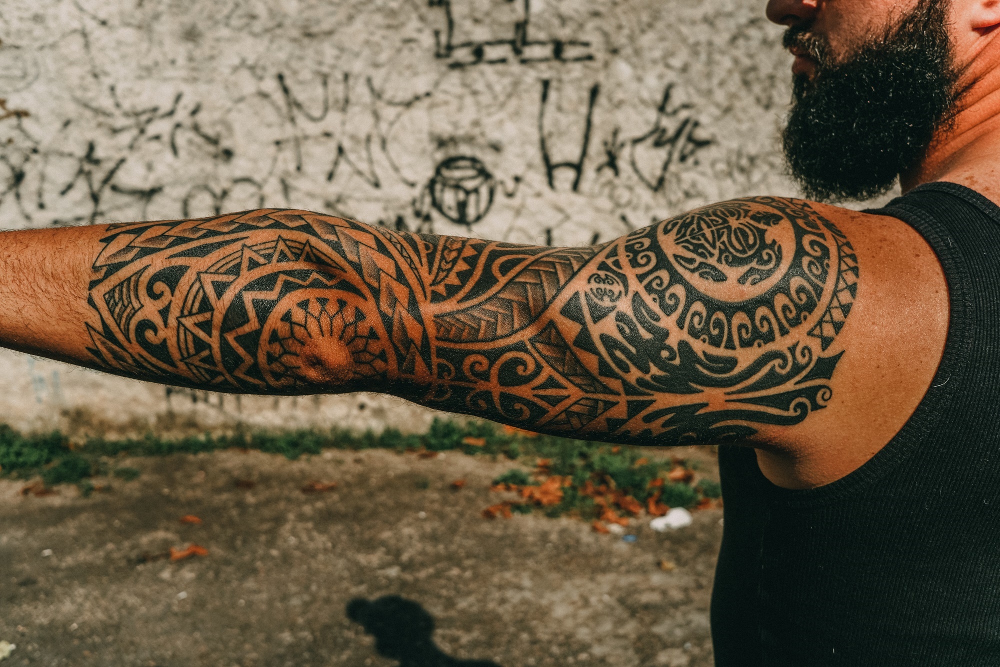 Tatuagens Maori no braço, peito e perna para se inspirar