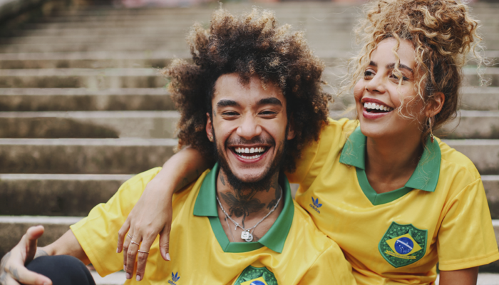 Amarelinha da Adidas: marca lança camisa especial para brasileiros amantes de futebol!